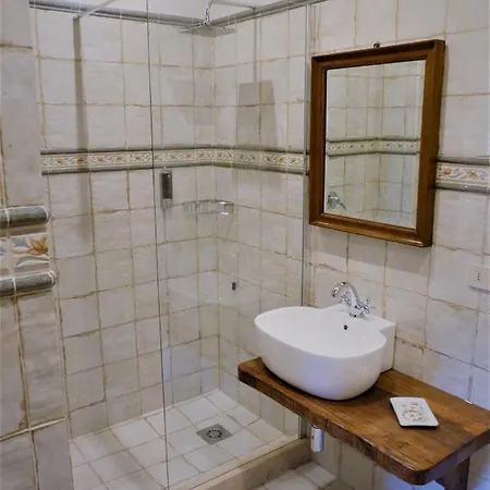 Casale Le Orme Bed and breakfast Todi