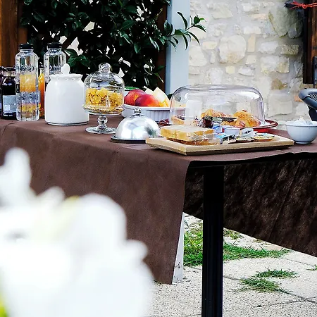 Bed & Breakfast Casale Le Orme 4*