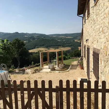 לינה וארוחת בוקר Casale Le Orme טודי