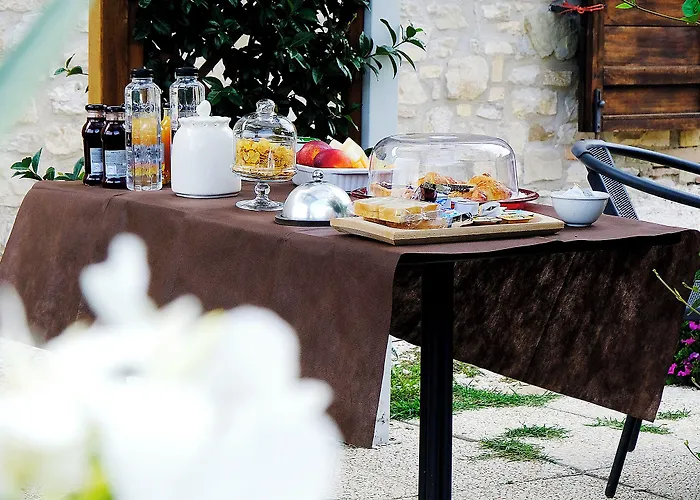 Bed & Breakfast Casale Le Orme 4*